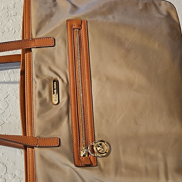 MICHAEL Michael Kors Kempton Nylon shoulder bag - Picture 2 of 14